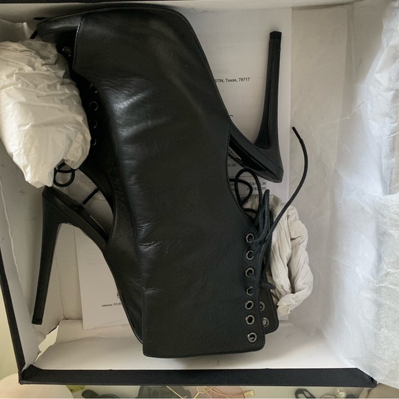 Tony Bianco Leather Heeled Lace up Boots - Picture 5 of 7